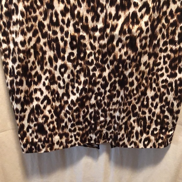 SoCa by St John Leopard Print Pencil Skirt - Picture 3 of 10